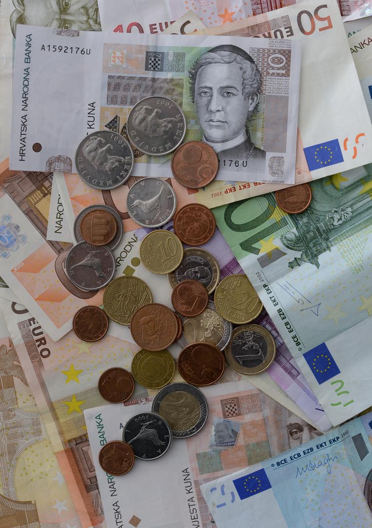 2. Cijene će godinu dana biti u kunama i eurima