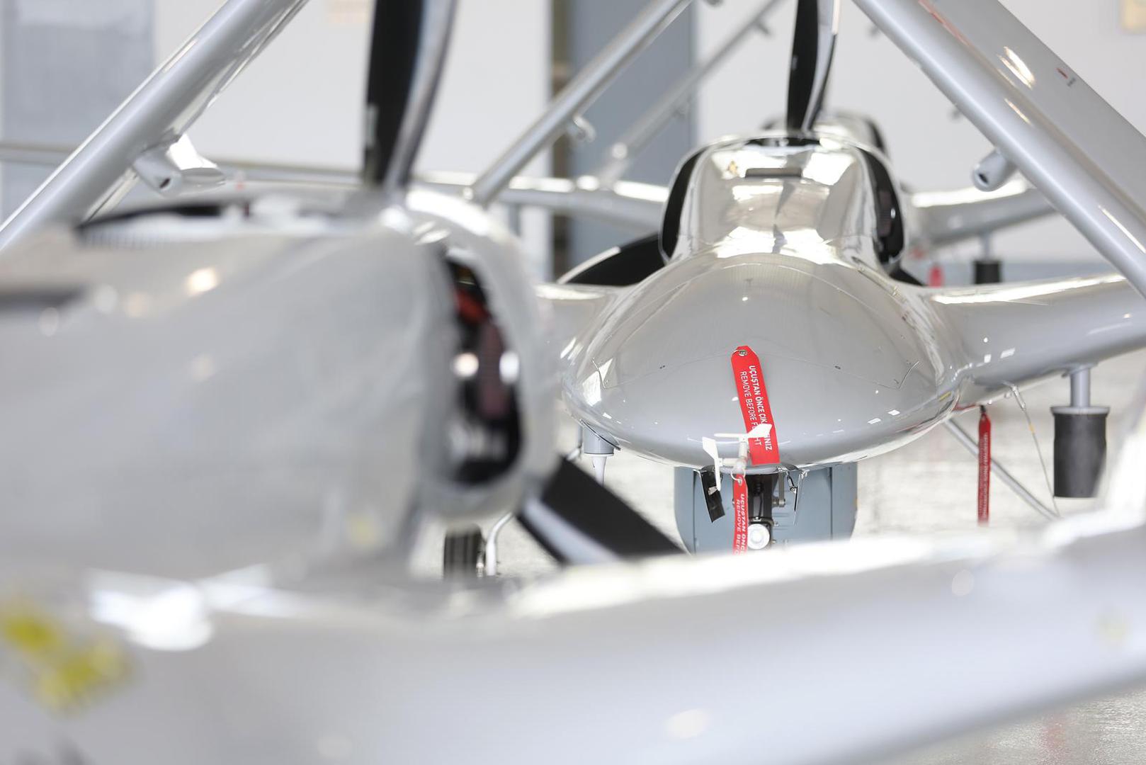 02.09.2025., Zagreb - Potpredsjednik Vlade Republike Hrvatske i ministar obrane Ivan Anušic i načelnik Glavnog stozera Oruzanih snaga RH general-pukovnik Tihomir Kundid prisustvovali su predstavljanju besposadnog zrakoplovnog sustava Bayraktar TB2.  Photo: Slavko Midzor/PIXSELL