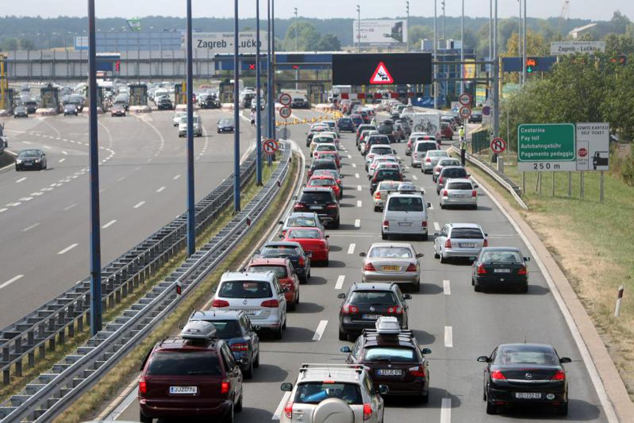 autocesta,gužva,lučko