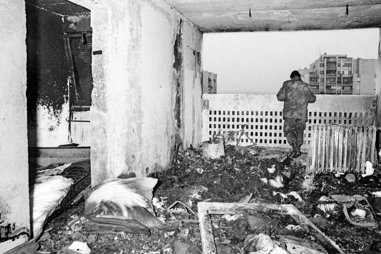 Zagreb: JNA iz "Maršalke" pucala po stanovima u Travnom, 1991. 