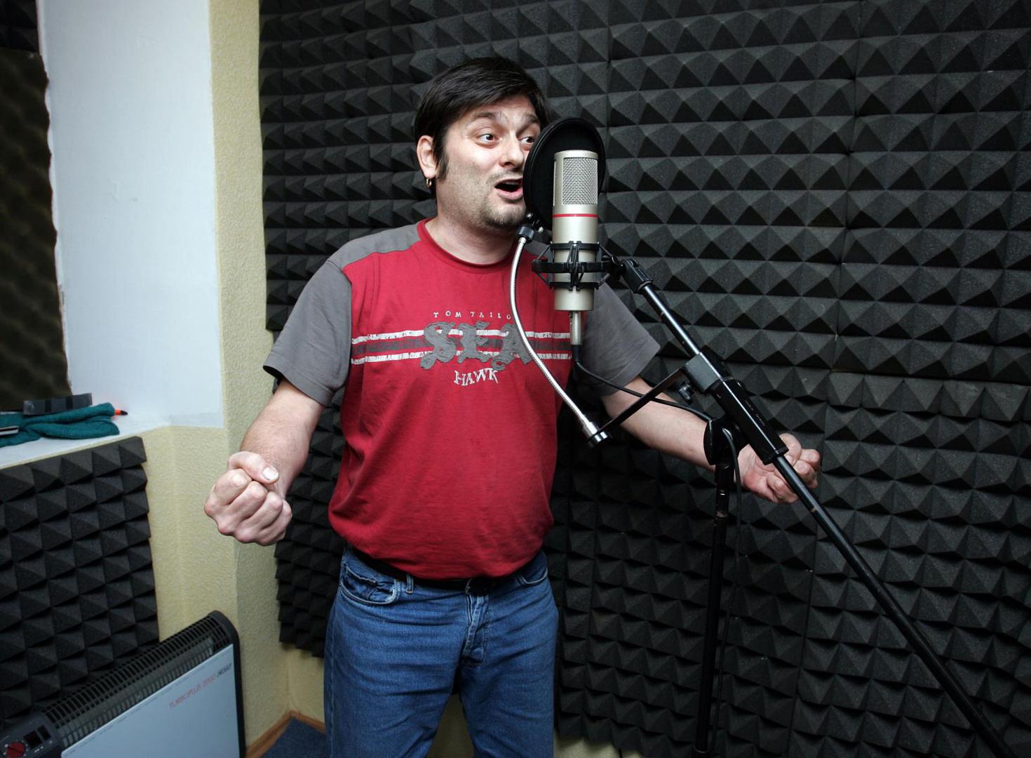 U posljednjim godinama života grozničavo je radio na povratničkom albumu "Pandorina kutija", pod velikim pritiskom i stresom hoće li publika prihvatiti njegov novi materijal. Nažalost, izlazak albuma nije dočekao. Preminuo je 7. rujna 2008., samo šest mjeseci nakon svog oca Borisa, ostavivši hrvatsku glazbu siromašnijom za jednog od svojih najvećih umjetnika. 
