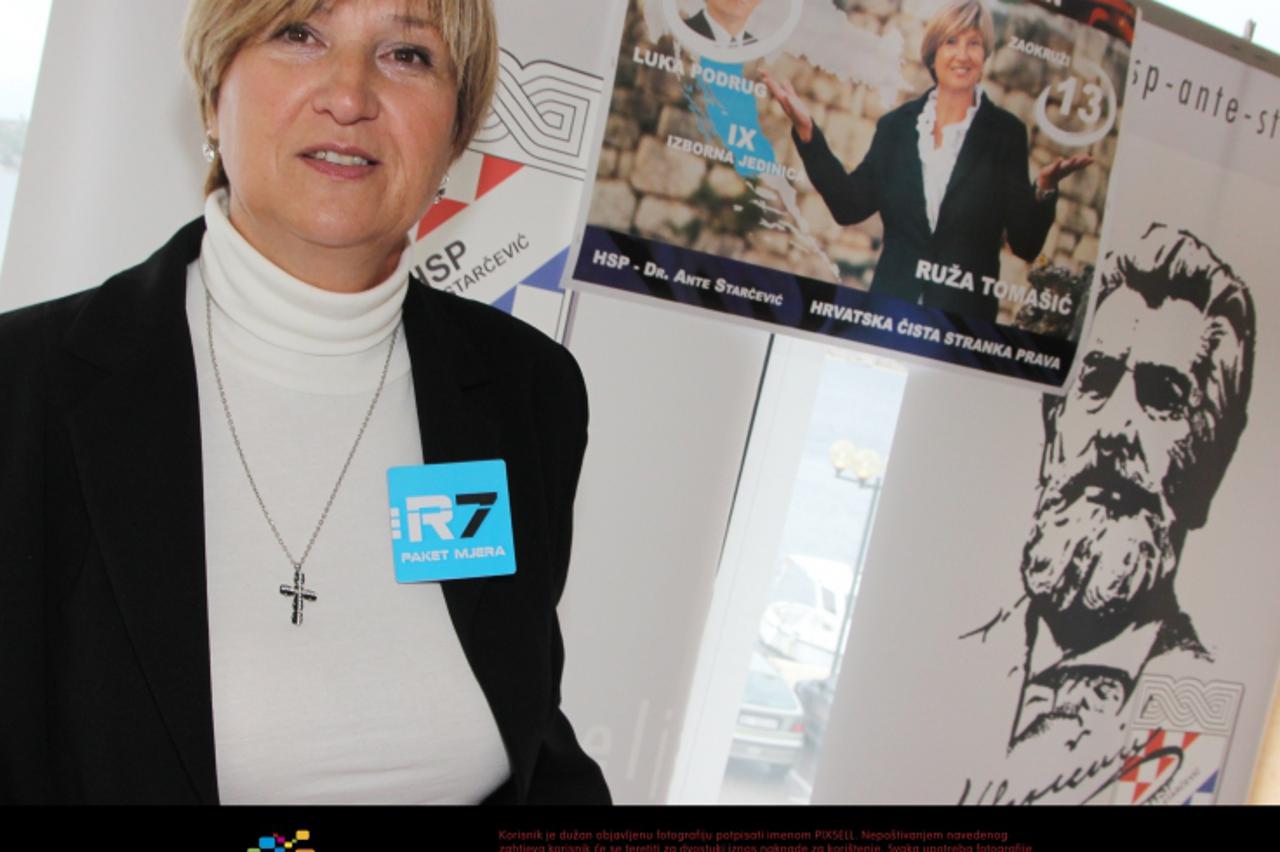 '24.11.2011., Sibenik - Koalicija Pravaski kisobran odrzala konferenciju za novinare.Ruza Tomasic Photo: Dusko Jaramaz/PIXSELL'