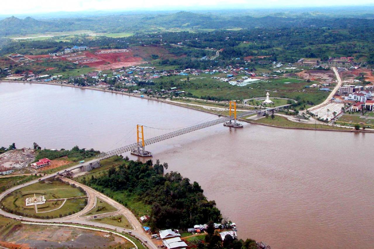 indonezija, most, nesreća, spašavanje (1)