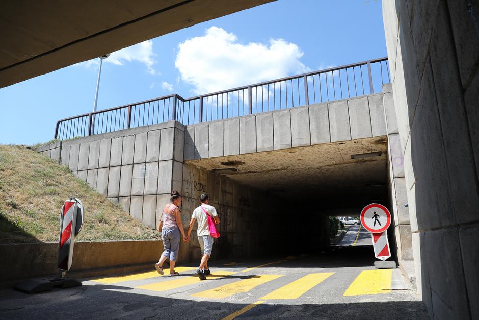 Zagreb: Stanovnici Gajnica dobili neobično oslikani pješački prijelaz
