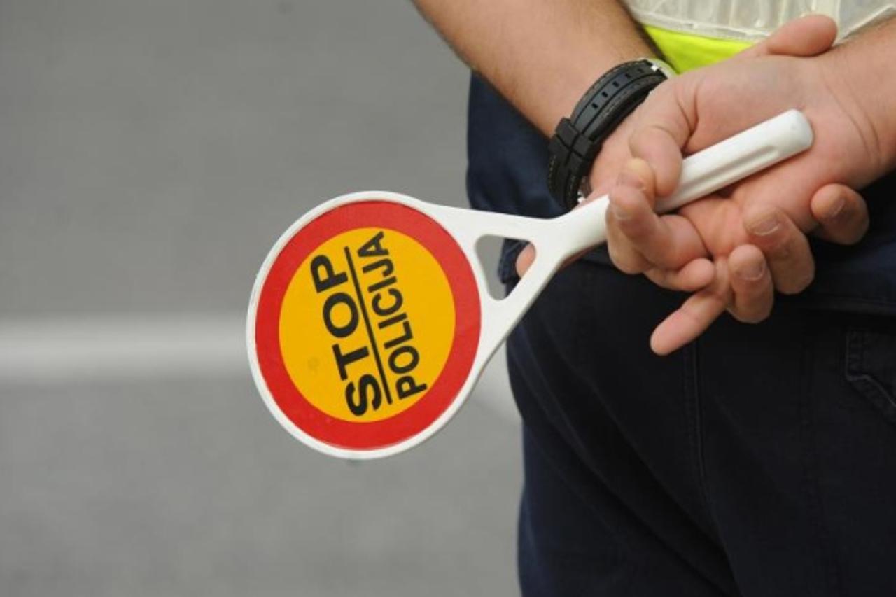 Policija