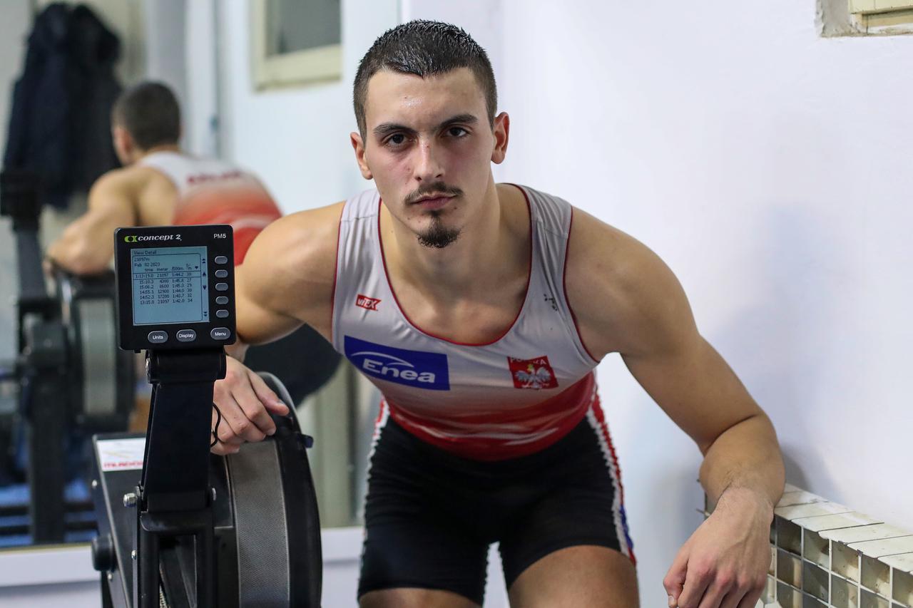 Zagreb: Veslač Ivan Talaja oborio rekord polu maratona u veslanju na simulatoru