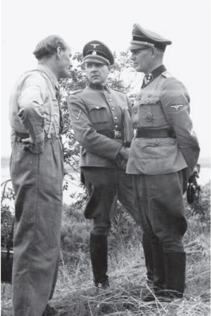 R. R. Schmidt Wolfram Sievers i Herbert Jankuhn u razgledavanju Vučedola 1942. g.