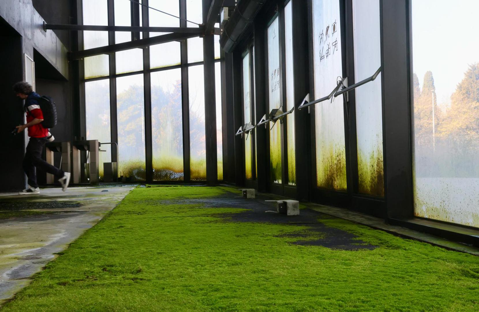 Radovi su krenuli kod ulaza na razini 0, s parkirališta ispred Arene prema Brodogradilištu, a na terenu su odmah angažirane gradske službe i interventne ekipe, piše Dalmacija danas.