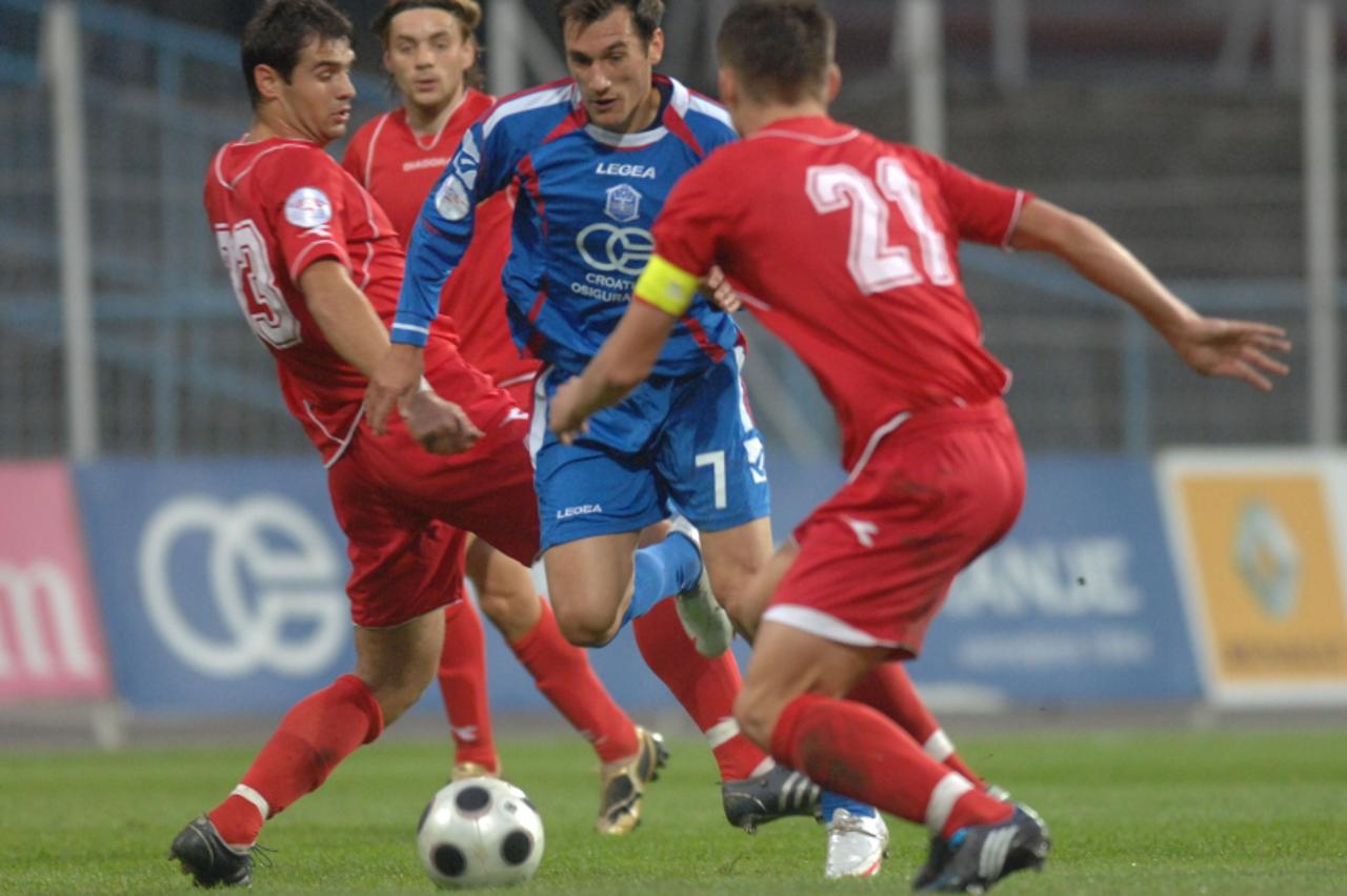 'za sport..24.10.2009. 1. HNL nogomet 12. kolo stadion u kranjcevicevoj---croatia sesvete-varteks...plava sedmica goran mujanovic Snimio Miso Lisanin/Vecernji list'