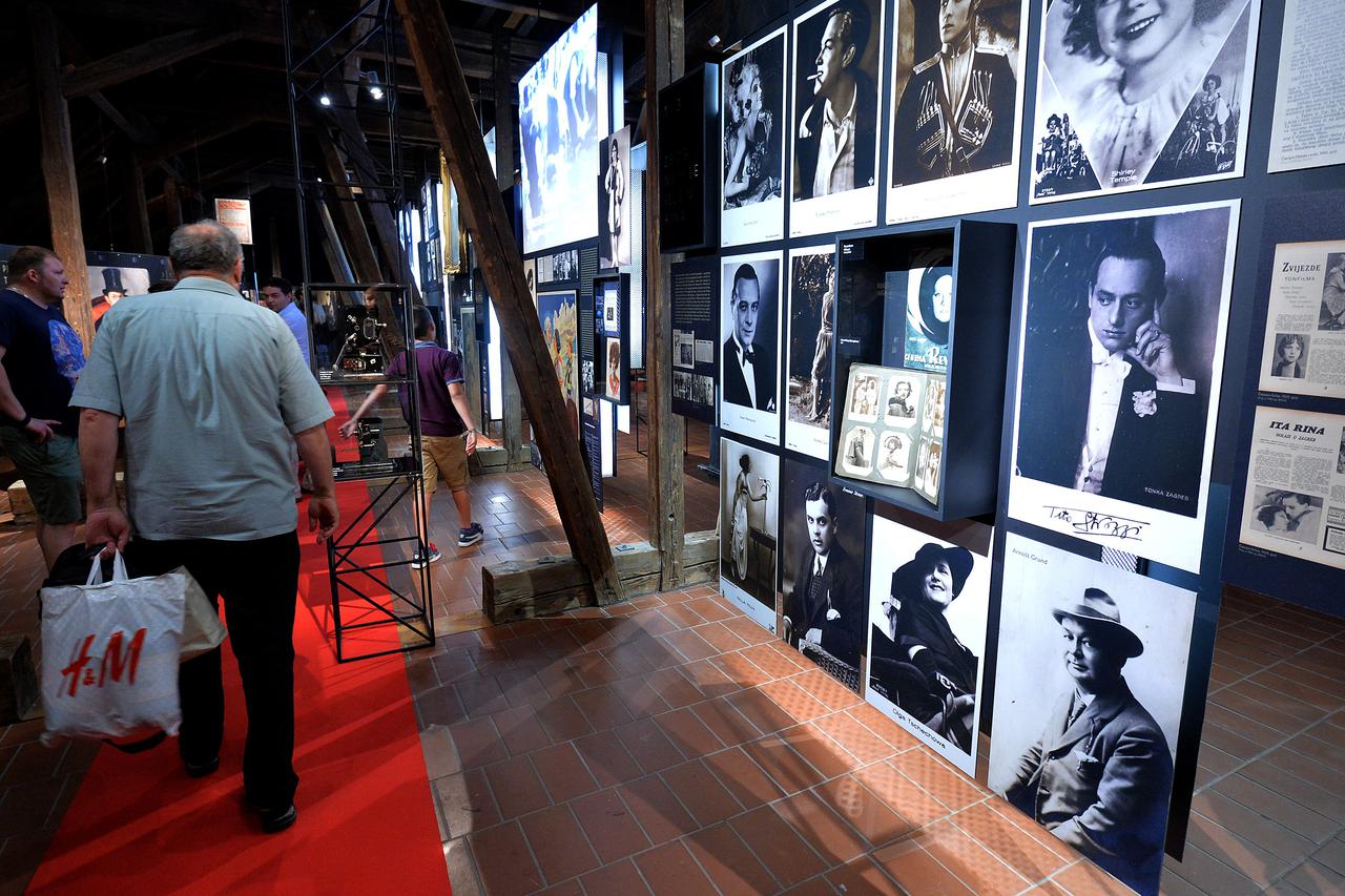 24.07.2014., Zagreb -  Gradonacelnik Milan Bandic otvorio je izlozbu Grad filma-tvornica snova u Muzeju grada Zagreba. Izlozba tematizira povijest filmske industrije u Zagrebu, koji od 1896. godine zivi s filmom razvijajuci se u jedno od najvaznijih sredi