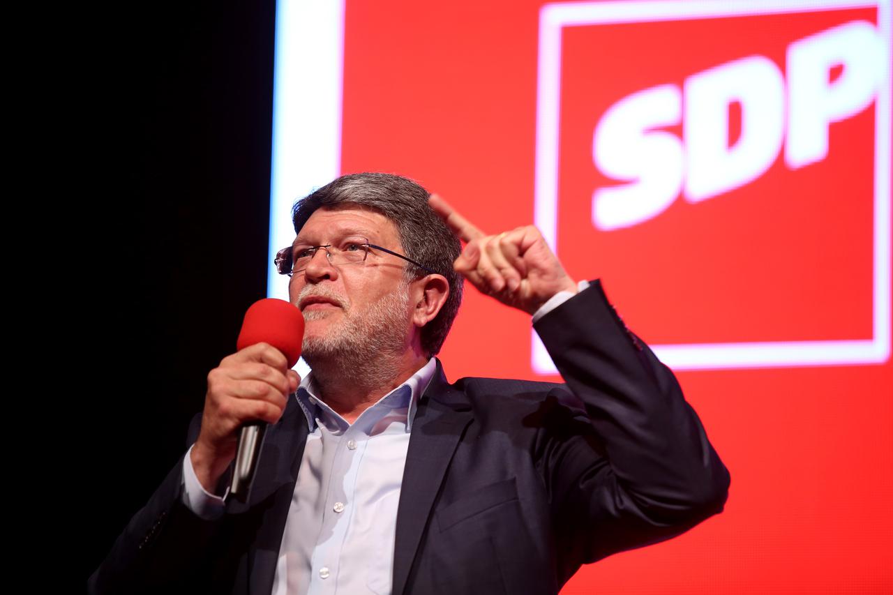 Tonino Picula