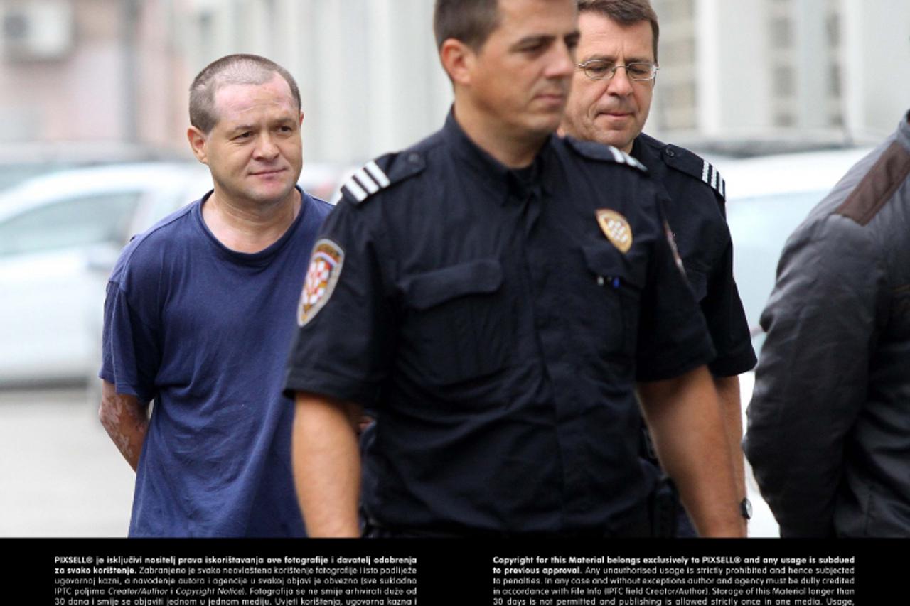 '27.08.2013., Varazdin - Pocetak sudjenja trojici osumnjicenika na varazdinskom sudu medju kojima je i Franjo Orsus kojem se sudi za ubojstvo brata. Photo: Vjeran Zganec-Rogulja/PIXSELL'