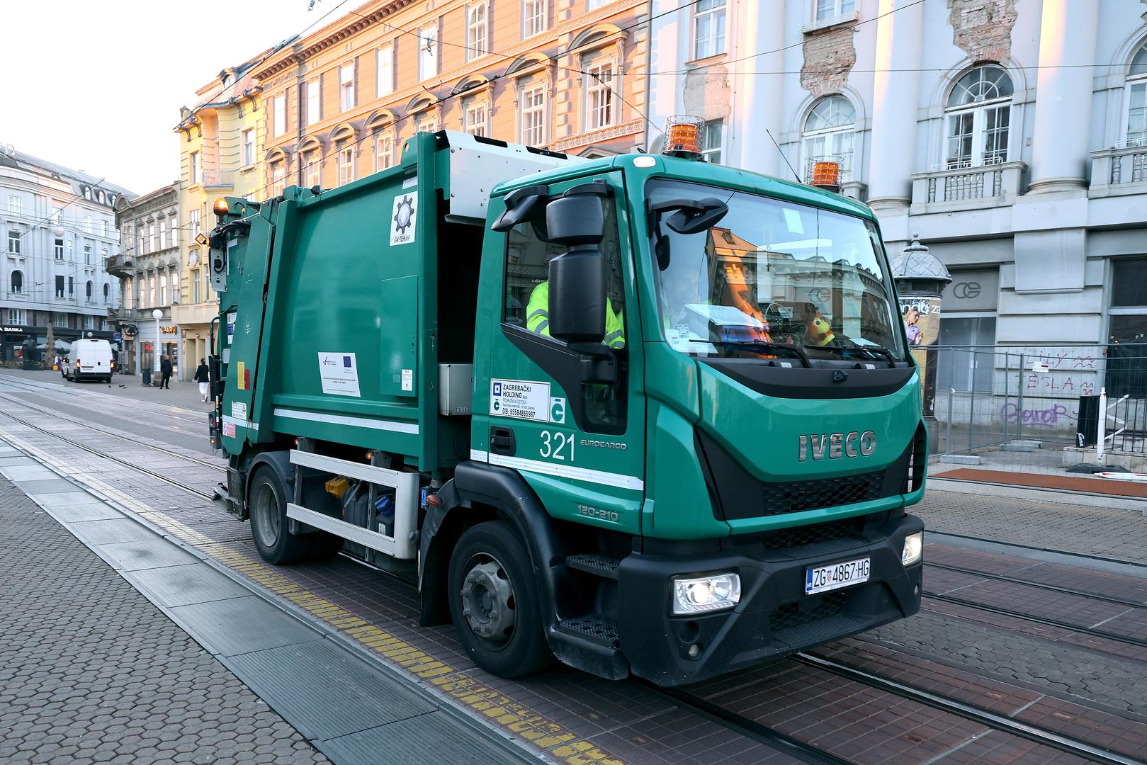  ZET-ovi tramvaji i autobusi ponovno voze na svim linijama, nakon što je tijekom štrajka javni prijevoz, uz nekoliko iznimki, bio gotovo potpuno obustavljen. 