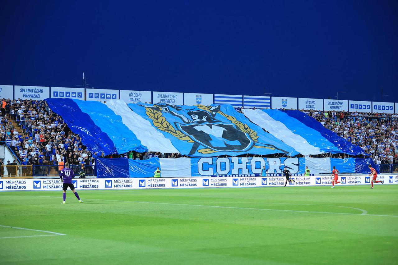 Navijači prate utakmicu  NK Osijek - FC Kyzylzhar