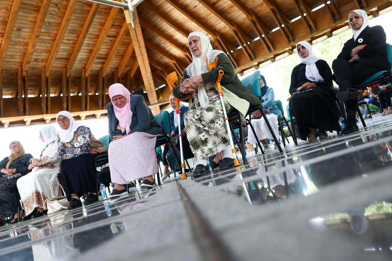 Potočari: Majke Srebrenice prate izricanje presude Ratku Mladiću