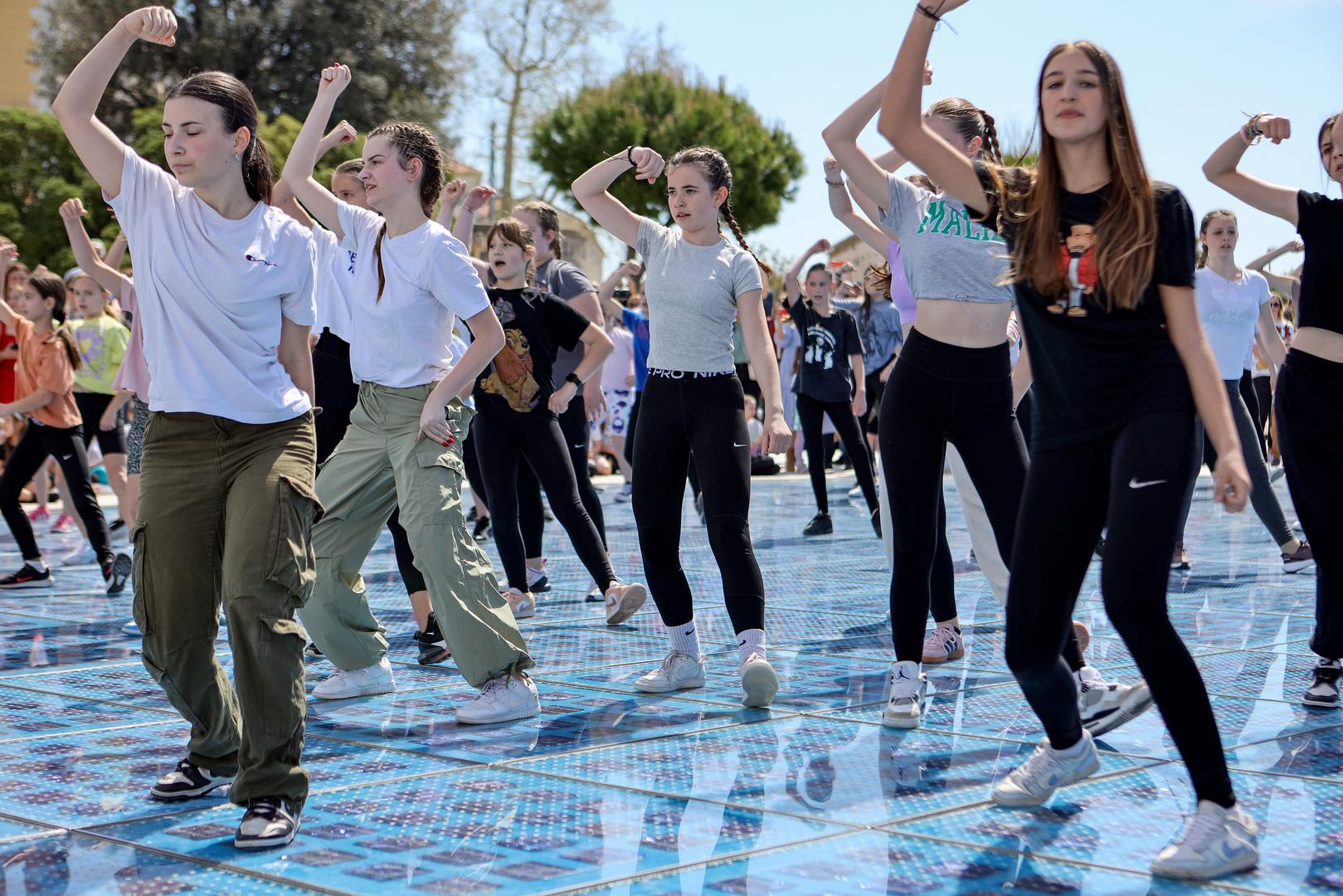 Spektakularni prizori na fotografijama potvrđuju vrhunsku atmosferu koja je zavladala hrvatskim gradovima.