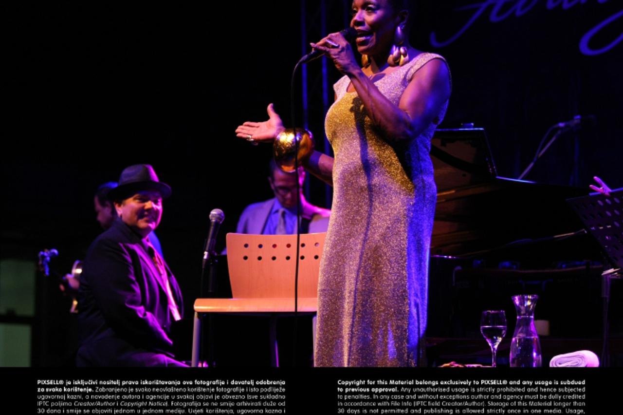 '05.07.2013., Rovinj - Dee Dee Bridgewater i Ramsey Lewis nastupili na Avantgarde Jazz Festivalu u bivsem prostoru Tvornice duhana Rovinj.   Photo: Dusko Marusic/PIXSELL'