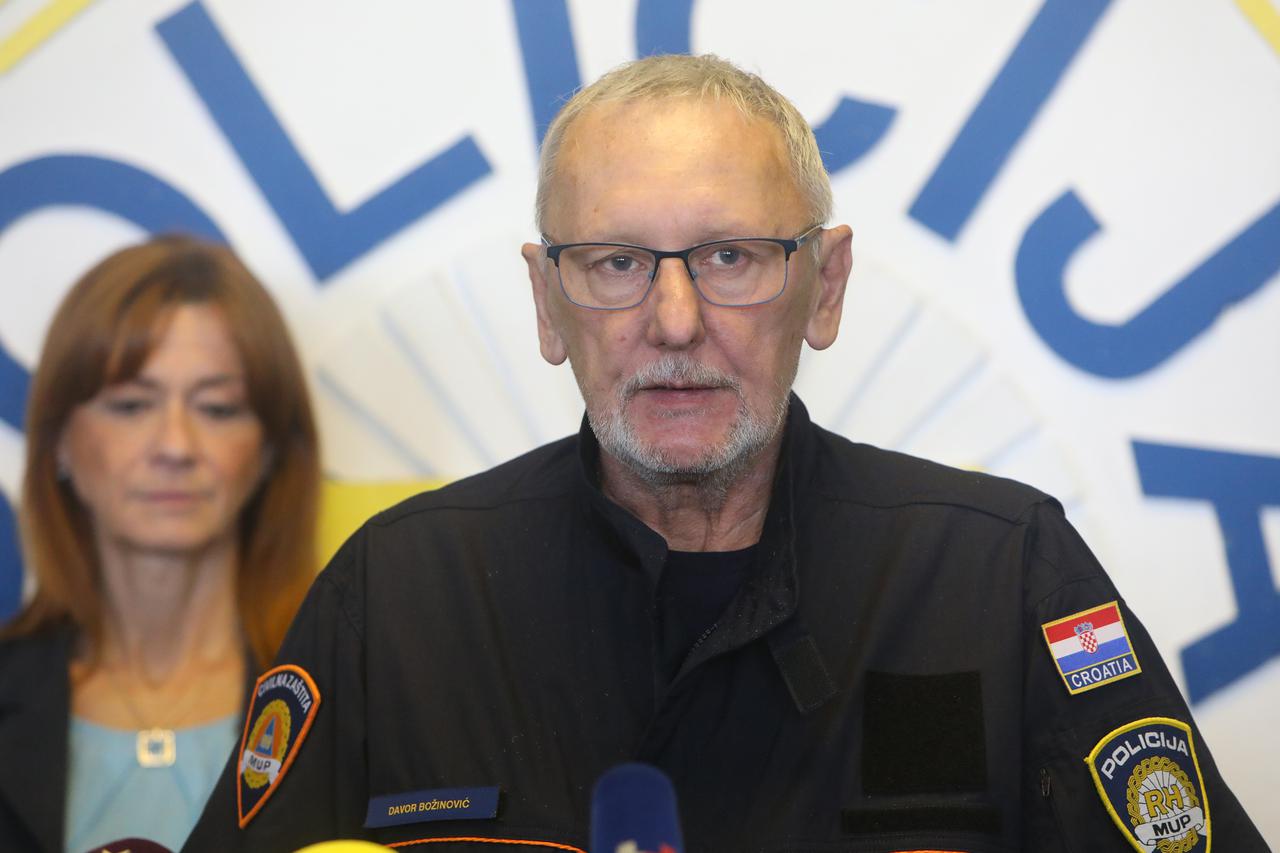 Karlovac: Konferencija za medije u policiji o migrantima