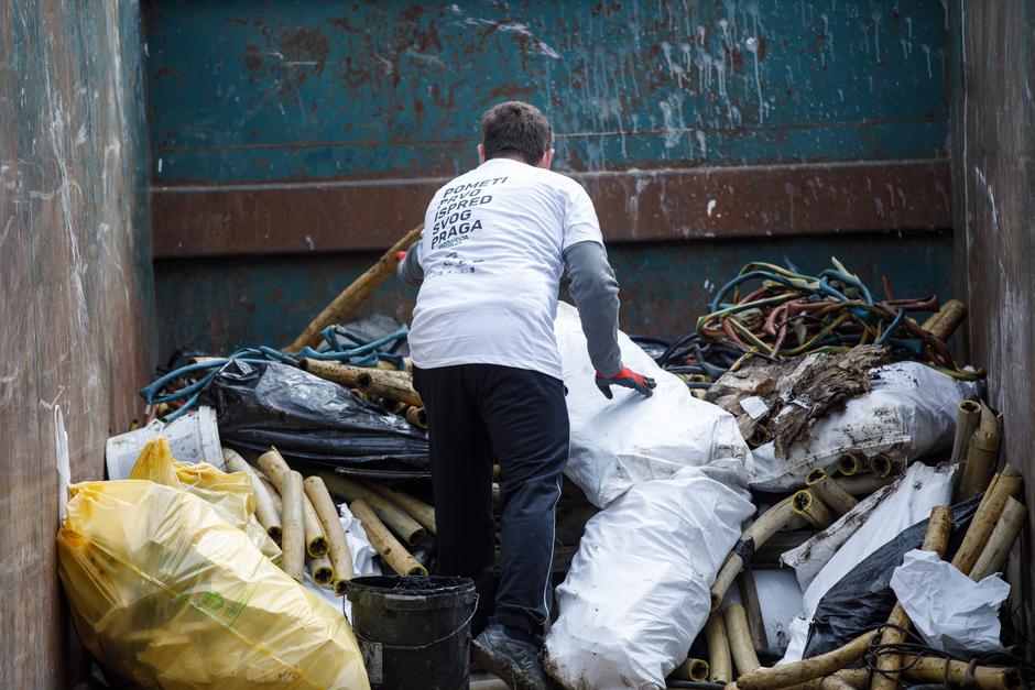 Velika Gorica: Centralna akcija čišćenja  Večernjeg lista Rezolucija Zemlja 