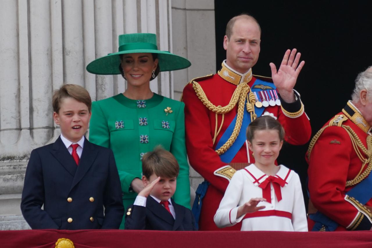 Princ Louis napravio show na proslavi ro?endana djeda kralja Charlesa