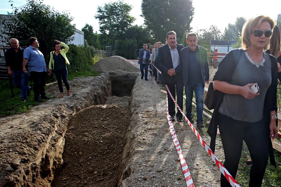 Kozari putevi kanalizacija