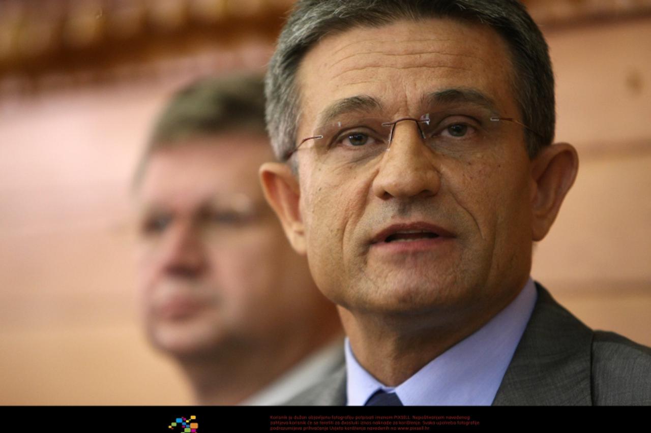 \'03.08.2010. Zagreb, Hrvatska - Predsjednik skupstine Grada Zagreba Boris Sprem i saborski zastupnik dr. Mirando Mrsic odrzali su konferenciju za medije povodom reforme ministarstva zdravstva koja uk