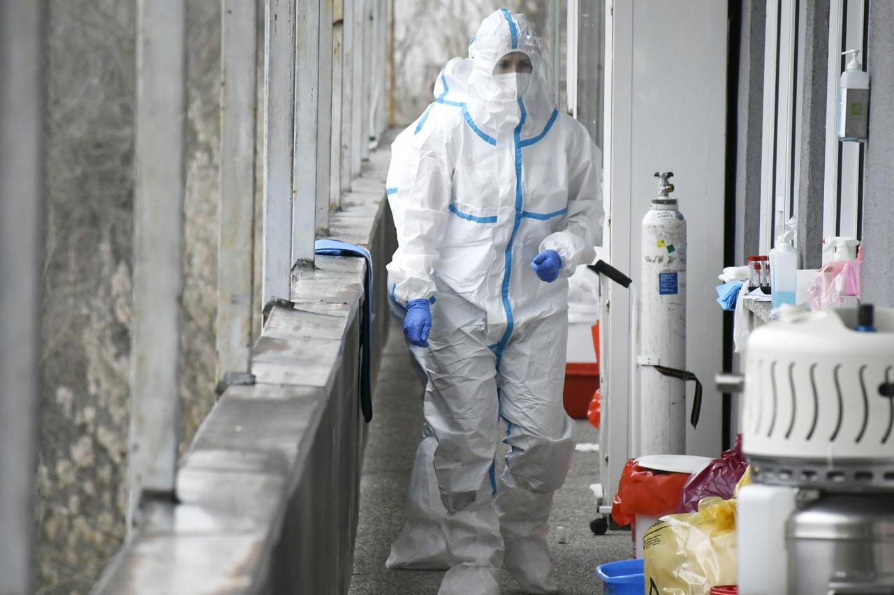 Odjel Opće bolnice Sisak na kojem se liječe oboljeli od COVID-19 od kojih je deset osoba na respiratoru
