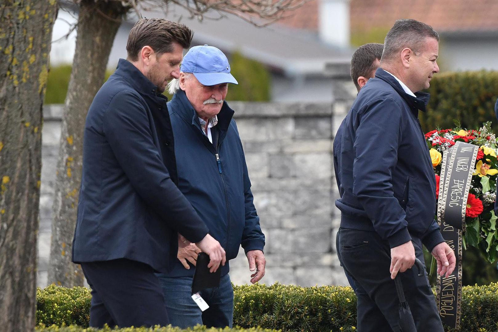 Među okupljenima se našao i još jedan legendarni trener, Ilija Lončarević. 