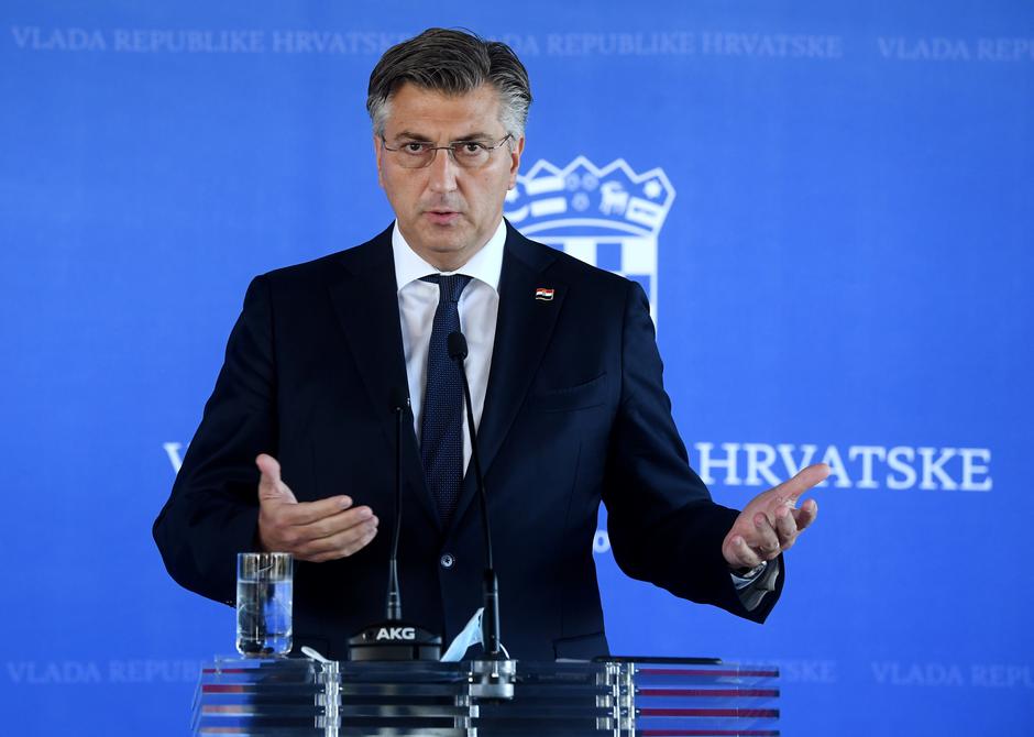 Zagreb: Plenković i Dombrovskis obratili se medijima nakon sjednice Nacionalnog vijeća
