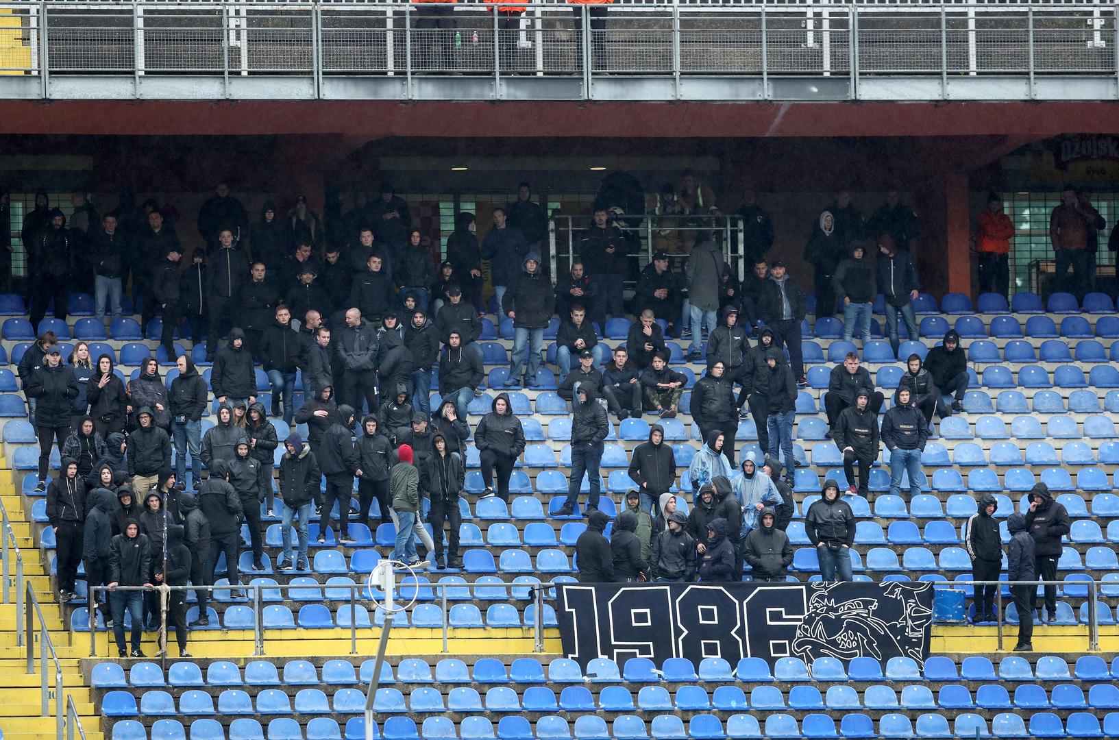 Za utakmicu posljednjeg kola Dinamu je zatvorena sjeverna tribina zbog neprimjerenog skandiranja, a ako padne kiša kao u srijedu, mogla bi to biti najtužnija proslava prvaka koju smo ikada vidjeli. 