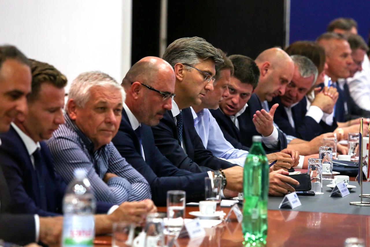 Zagreb: Sjednica Predsjedništva i Nacionalnog vijeća HDZ-a