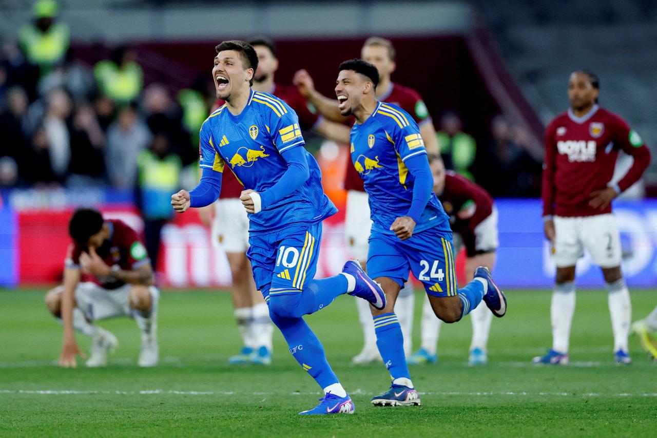 FA Cup - Quarter Final - West Ham United v Leeds United