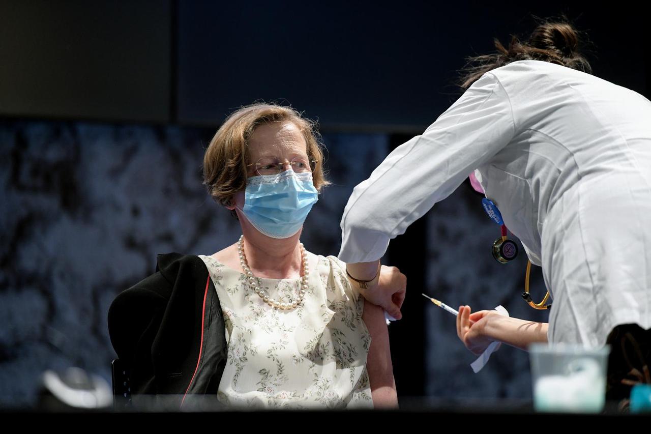 Članovi Stožera cijepili se pred kamerama