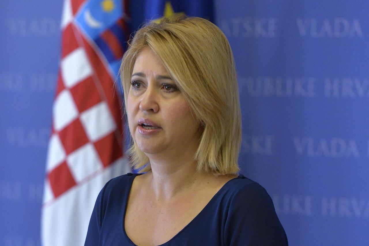 21.08.2015., Zagreb - Potpredsjednica Vlade Republike Hrvatske Milanka Opacic u Banskim dvorima odrzala je konferenciju za medije na kojoj je govorila o prijedlogu Izmjena i dopuna Zakona o socijalnoj skrbi. Photo: Marko Lukunic/PIXSELL