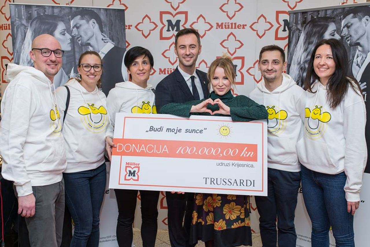 Donacija udruzi Krijesnica