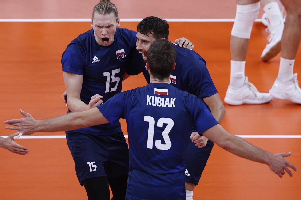 Volleyball - Men's Pool A - Poland v Canada