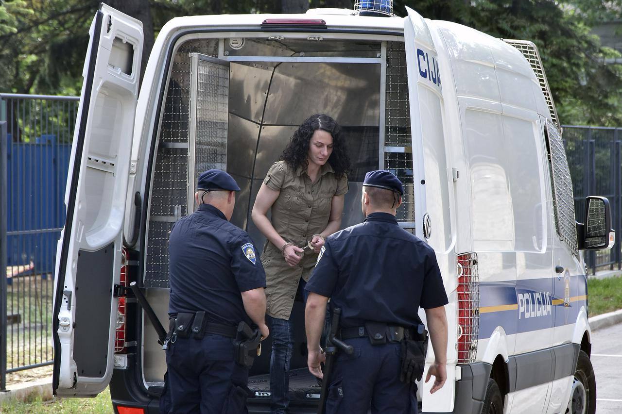 Pula: Policija privodi majku ubijenog trogodišnjaka