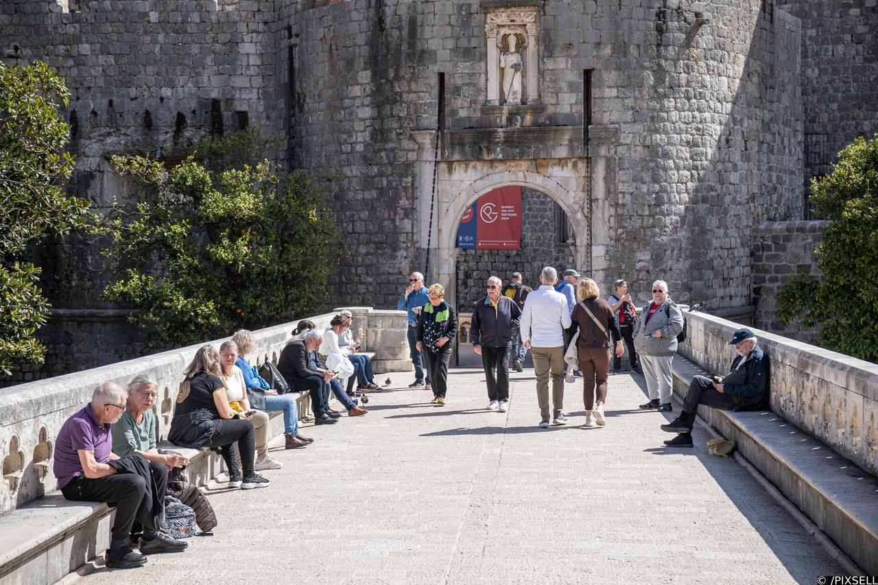 Sve je više turista u Dubrovniku