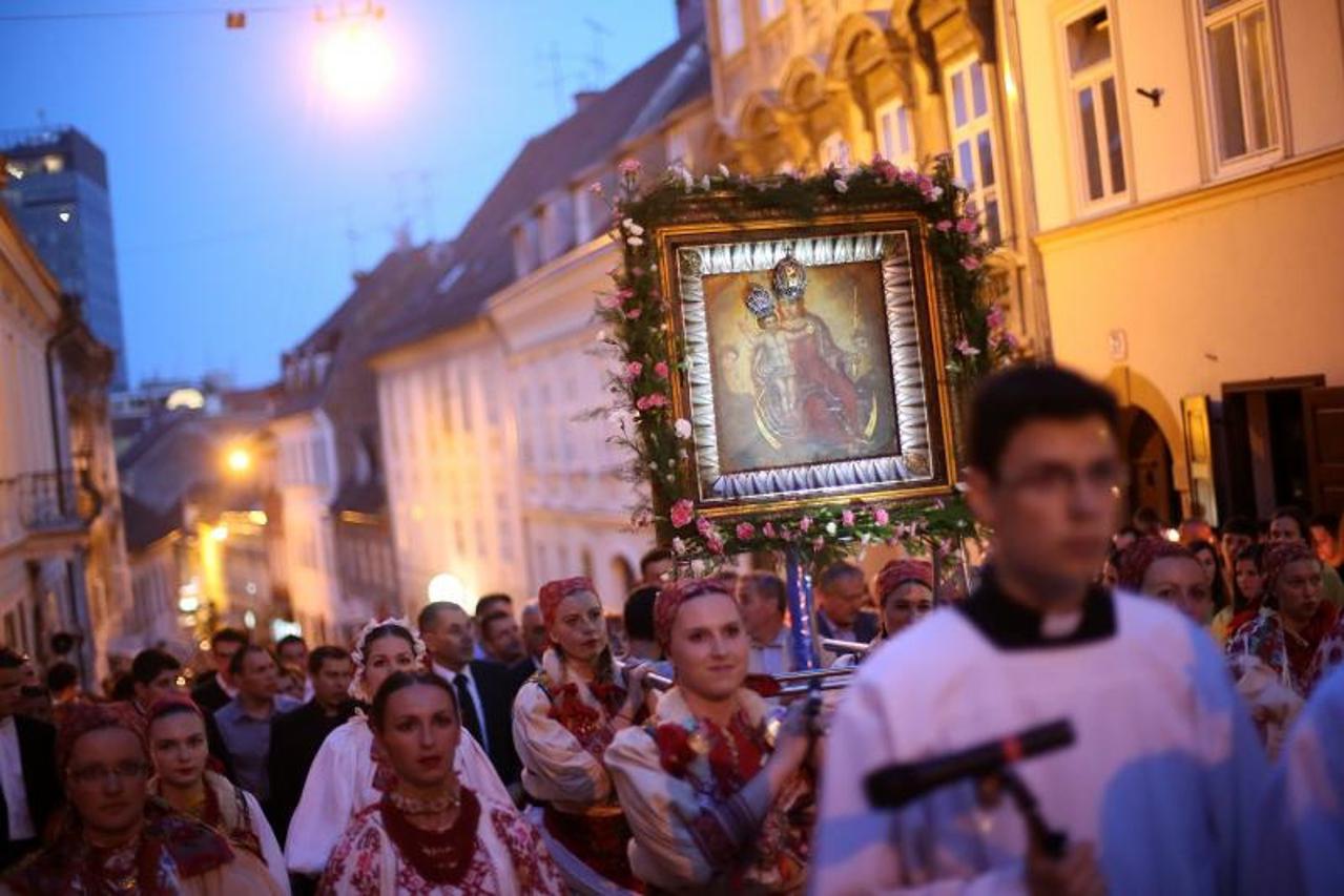 Kamenita vrata,procesija