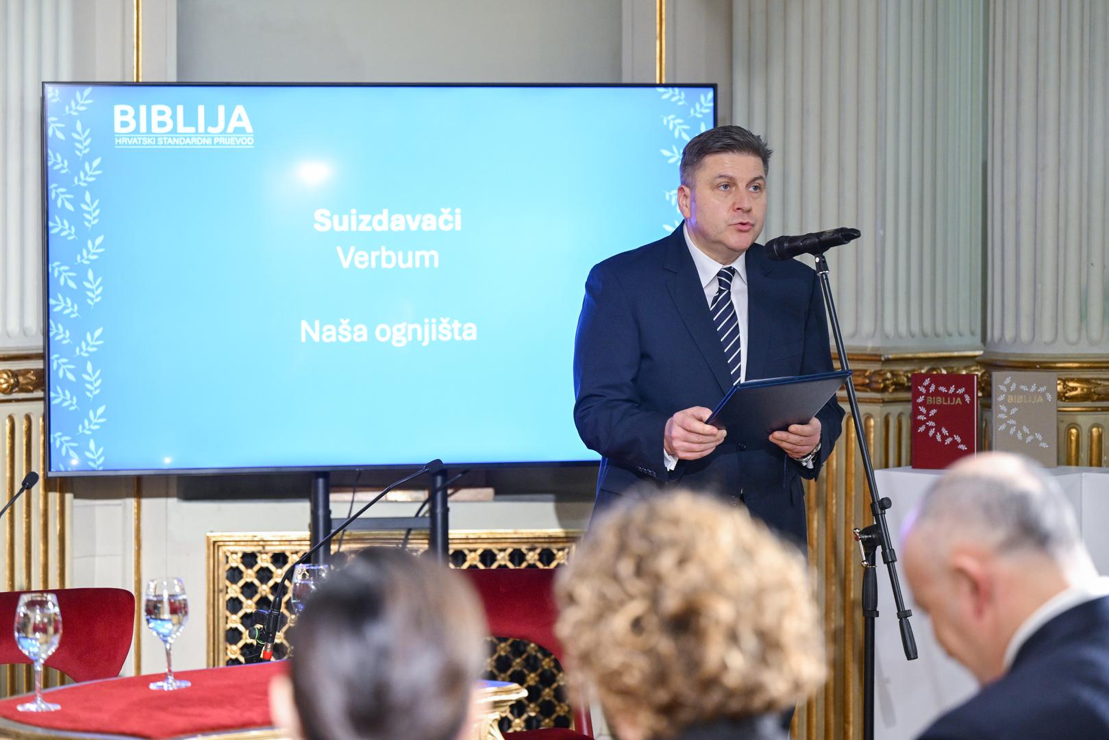 - Okupili smo se danas da zahvalimo Gospodinu za dar koji je nadahnuo, vodio i dovršio, a u koji su vrsni biblijski stručnjaci utkali svoju molitvu, trud i znanje - kazao je Dražen Brodarić, predsjednik Hrvatskog biblijskog društva