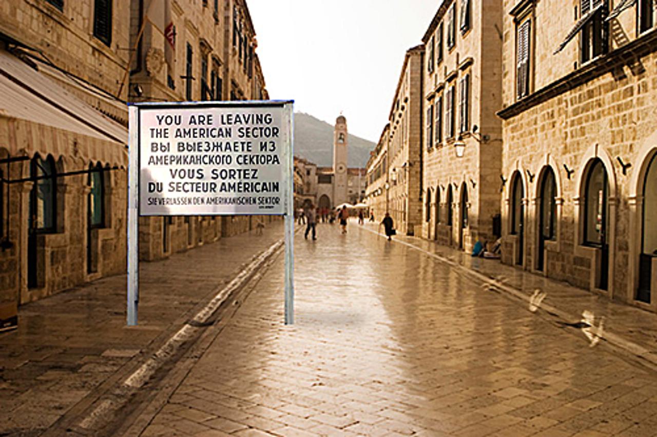 Checkpoint Charlie u Dubrovniku