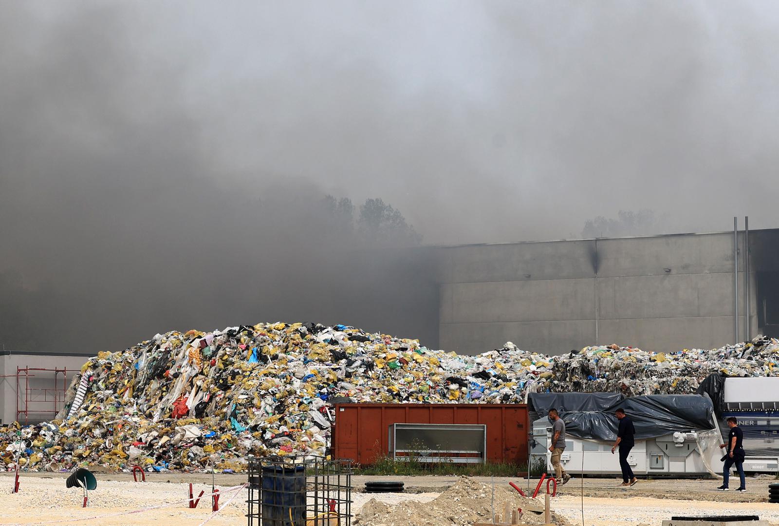 20.06.2024., Zapresic - Zgariste tvrtke Eko Flor u Industrijskoj ulici gdje je tijekom jucerasnjeg dana izbio veliki pozar.  Photo: Marko Prpic/PIXSELL