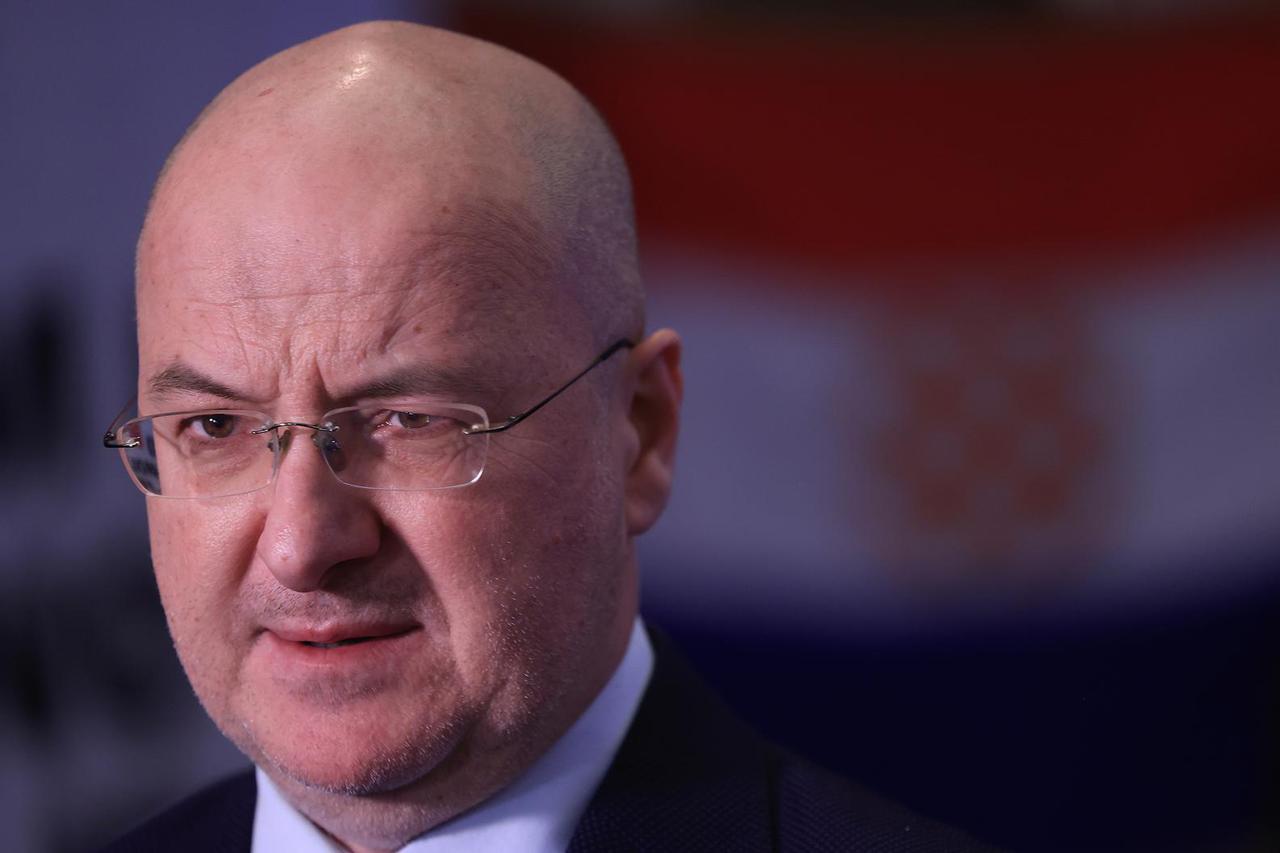 Zagreb: Mario Radić obratio se medijima u izbornom stožeru predsjedničke kandidatkinje Branke Lozo