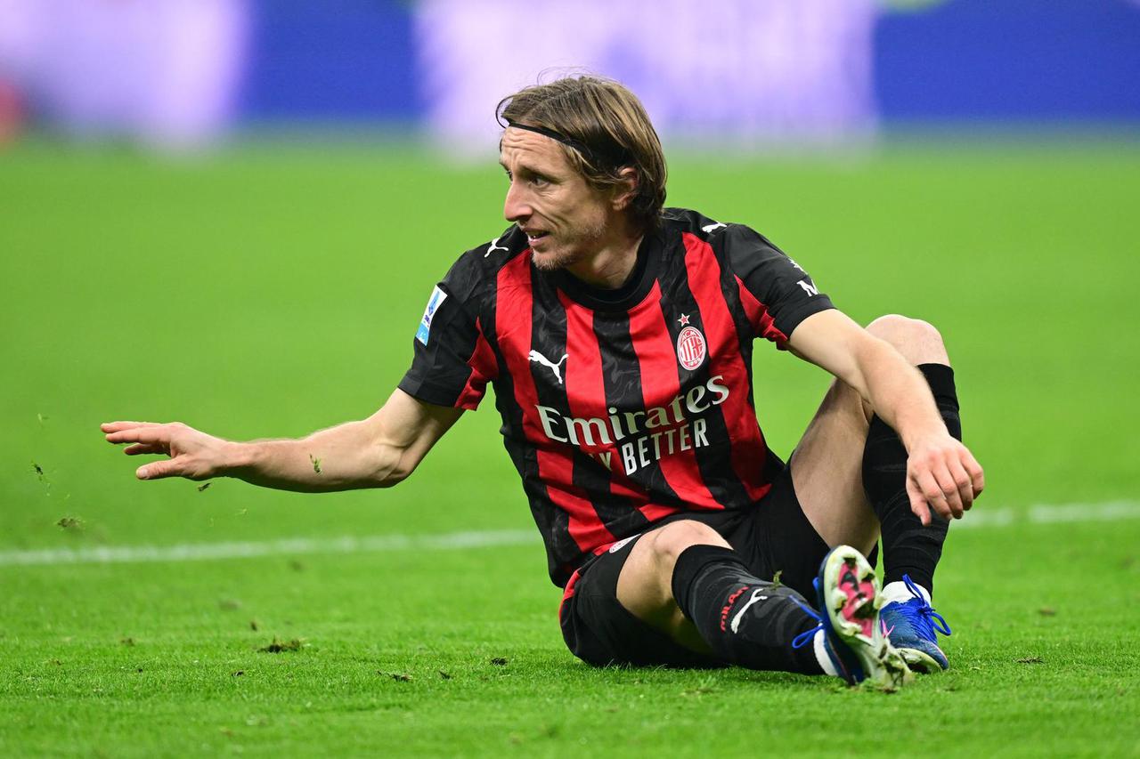 Serie A - AC Milan v Genoa