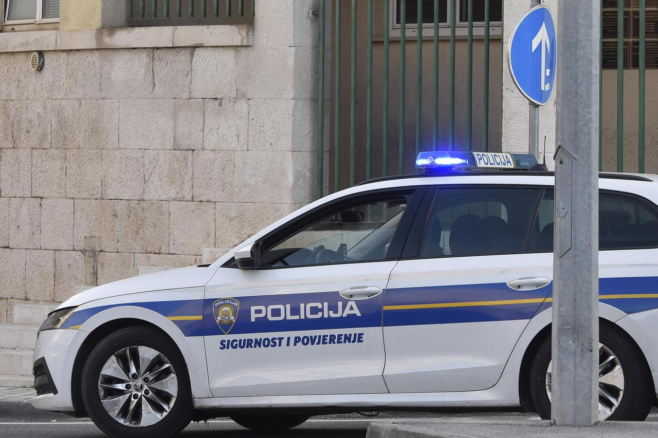 Šibenik: Policija osigurava Dom zdravlja u kojem je provaljeno u ambulante