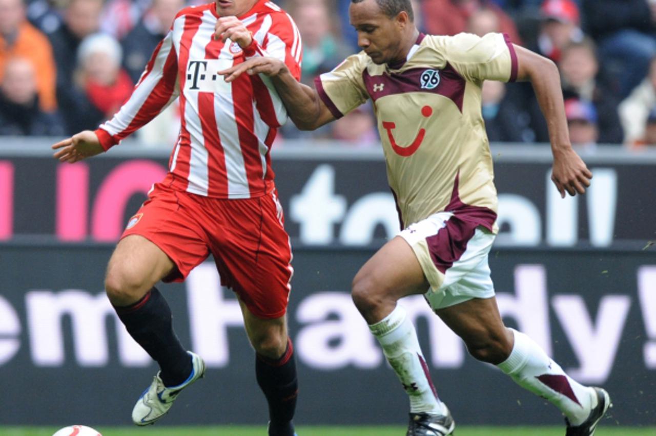 \'RESTRICTIONS / EMBARGO - ONLINE CLIENTS MAY USE UP TO SIX IMAGES DURING EACH MATCH WITHOUT THE AUTHORISATION OF THE DFL. NO MOBILE USE DURING THE MATCH AND FOR A FURTHER TWO HOURS AFTERWARDS IS PERM