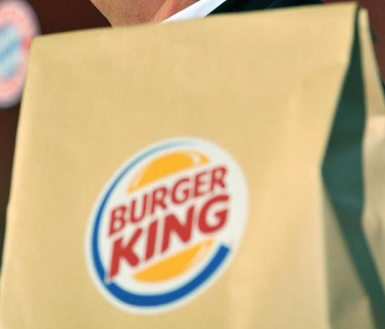 Osim žute, crvena je boja koja se kombinira sa žutim zbog svoje upadljivosti pa će uz takvu kombinaciju reklama za fast food proći zapaženo.