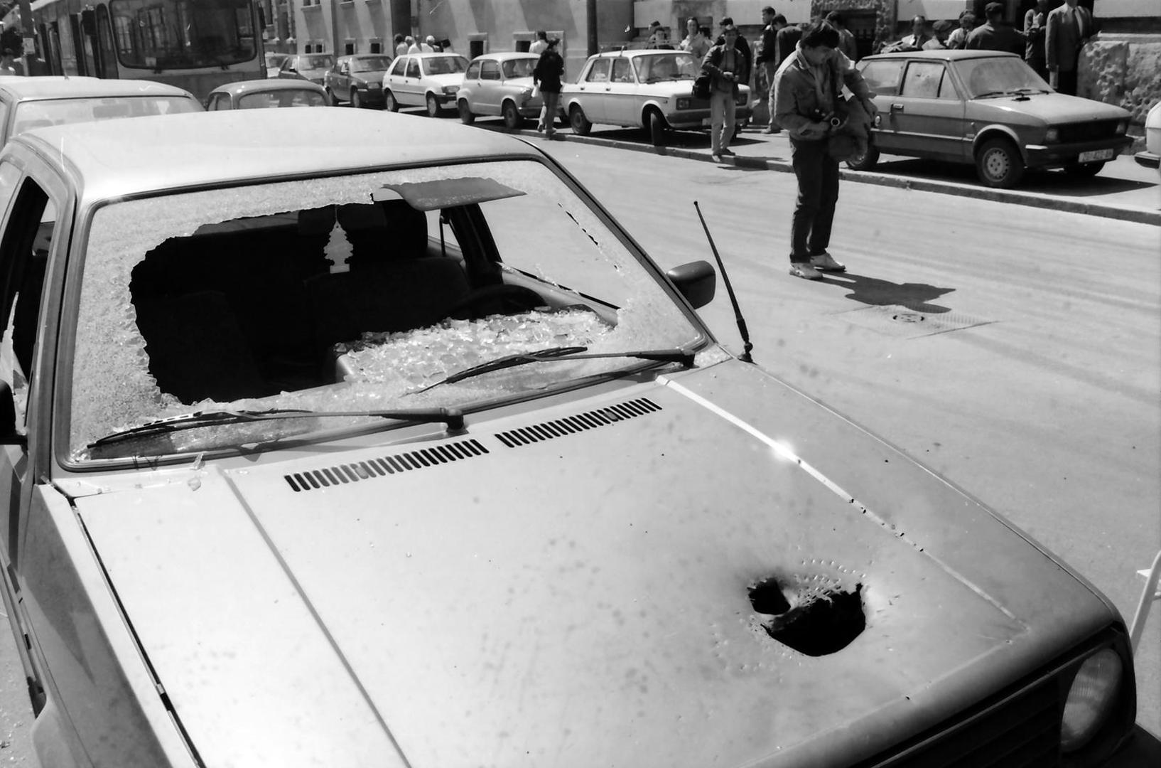 03.05.1995., Zagreb - U znak odmazde zbog akcije Bljesak kojom je Hrvatska vojska krenula u oslobadjanje zapadne Slavonije predsjednik tzv. Republike Srpske Krajine Milan Martic po drugi puta naredio je raketni napad kasetnim bombama na centar Zagreba prilikom kojeg je ubijeno i ranjeno vise gradjana. rPhoto: Davor Visnjic/PIXSELL