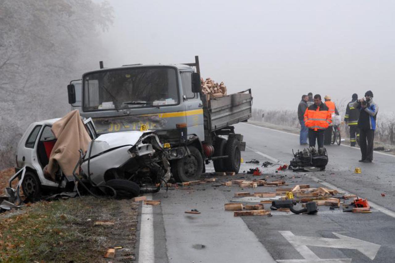 podletio pod teretnjak (1)