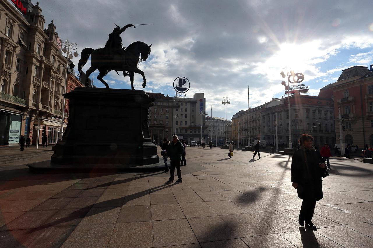 Vrijeme sunce Trg bana Jelačića